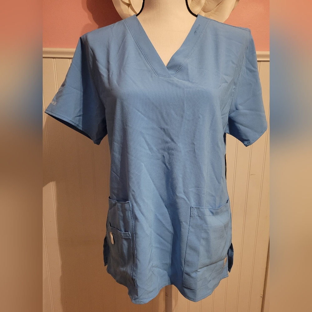 M - Carhatt Scrubs Top - NWT
